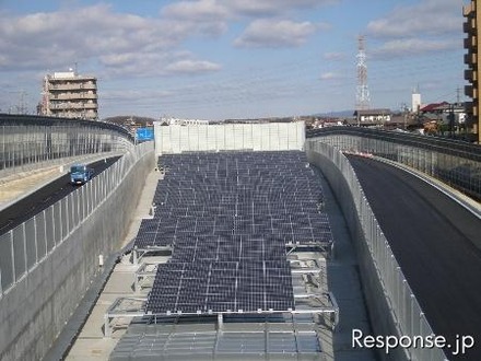 国内高速道路最大規模の太陽電池モジュール　NEXCO中日本