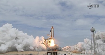 NASA、スペースシャトル「アトランティス」の打ち上げに成功
