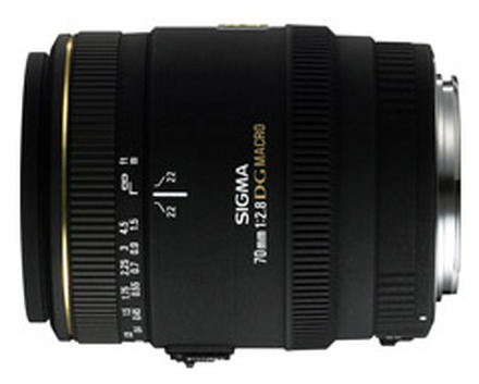 　シグマは10日、中望遠マクロレンズ「MACRO 70mm F2.8 EX DG」を発表した。発売日は、キヤノン用が7月29日、ニコン用とシグマ用が8月下旬、ペンタックス用とソニー用は発売日未定。価格は64,995円。