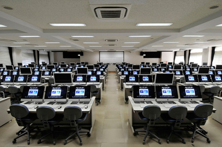 東京大学 情報教育棟 大演習室