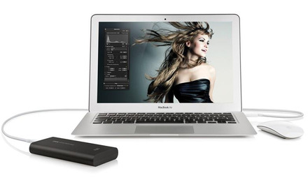 「Elgato Thunderbolt SSD」の利用イメージ（Mac/マウス/Thunderboltケーブルは別売）