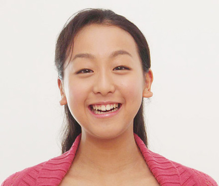 女子フィギュアスケート選手の浅田真央。2006年から、オリンパスデジタルカメラのイメージキャラクターを務めている