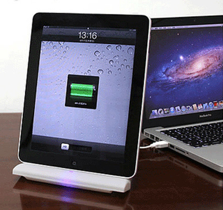 「EEA-YW0647」のiPad設置イメージ（iPad/ノートPCは別売）