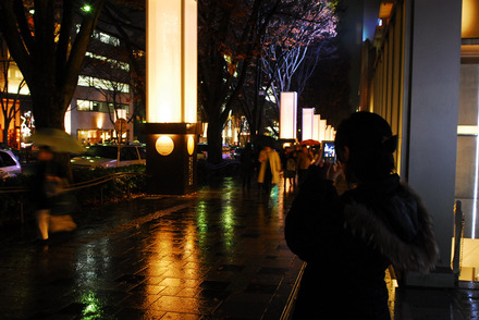 今週はクリスマス企画で行こう、となりました。当方も若い女子。でも、クリスマスの朝の、燃えたぎるような熱情が消え失せた身としては、やや盛り上がりを欠けてます。こんなではいけない！クリスマス一色の街に飛び出して感化されてこよう！