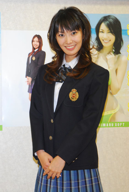 12月下旬に開催された4枚組のDVDBOX「長澤奈央BOX」発売記念イベントの会場で、長澤奈央さんは振り返った。
