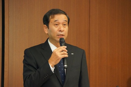 NTTドコモ 代表取締役副社長 岩﨑文夫氏