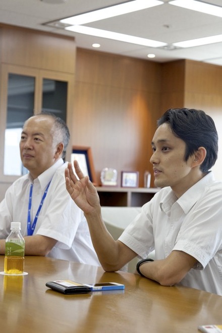 ウェザーニューズ取締役・石橋知博氏（向かって右）とシステム開発本部長・西祐一郎氏（左）。