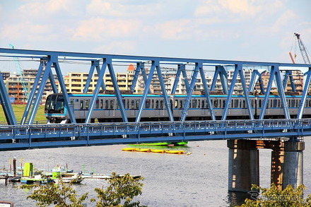 混雑率200％を超える区間がある東京メトロ東西線