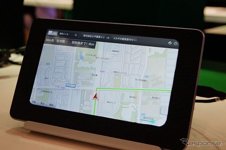 ナビタイムジャパンのブースに展示されていたHTML5を用いた通信ナビの実証モデル。