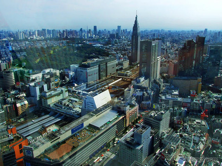 写真右手にJR南新宿ビル