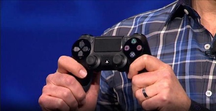 【PS Meeting 2013】SCE、次世代ゲーム機「プレイステーション4」正式発表 ― コントローラも披露