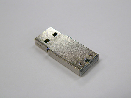 小型USBメモリ「裸（ハダカ）」
