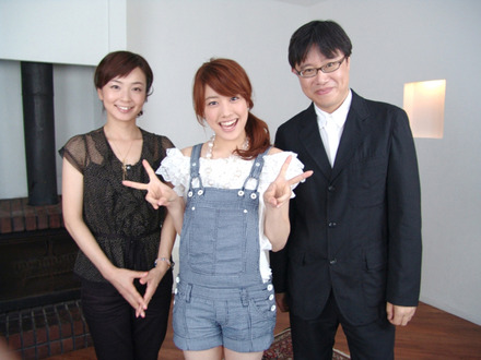 元気いっぱいの笑顔でインタビューに臨んだ福田沙紀（写真中央）