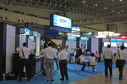 SDN ShowCaseでは、ほかにもNTTデータやNECなどが展示やデモを行っていた