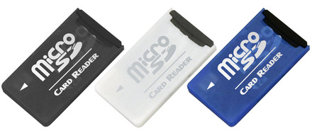 mini-Moba（左からブラック/ホワイト/ブルー、MicroSDカードは別売）