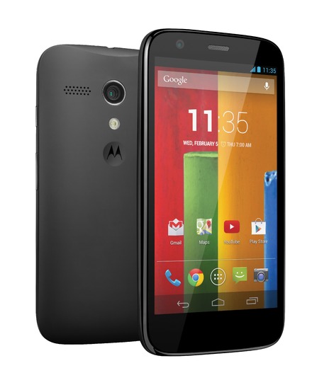4.5インチのAndroidスマートフォン「Moto G」。背面は丸みを帯びたデザインを採用