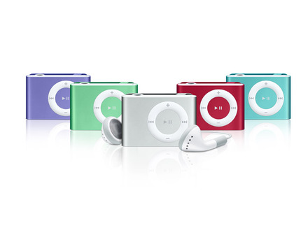 iPod shuffle（左からパープル/グリーン/シルバー/レッド/ブルー）