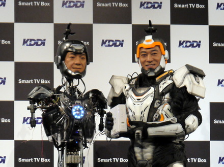 松平健、本人そっくりのロボットに対面！