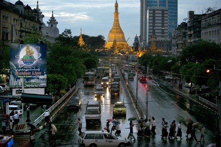 ミャンマー、ヤンゴン市　(c) Getty Images