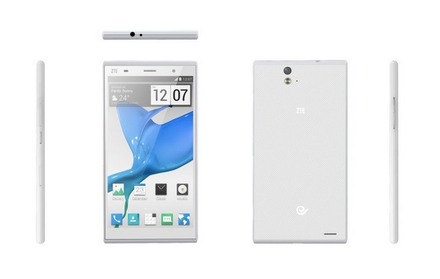 中国で発表されたAndroidスマートフォン「Memo II」。「Grand Memo II LTE」はLTE版でグローバルモデル
