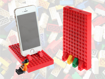 置いてスタンド式に充電が可能なレゴ製モバイルバッテリ