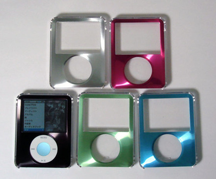 Crystal Case for 3rd iPod nano（左上から時計回りにシルバー/ピンク/ブルー/グリーン/ブラック、iPod nanoは付属しない）