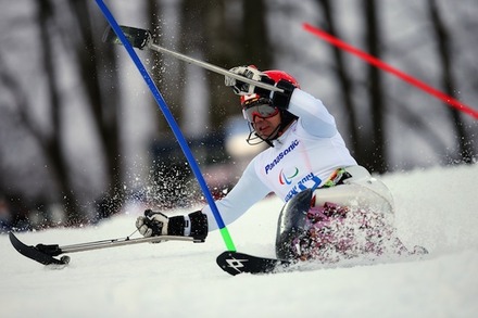 ソチ冬季パラリンピック、アルペンスキー男子回転座位、鈴木猛史選手　(c) Getty Images