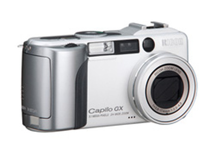 　リコーは、5月20日に発売したワイドズーム搭載デジタルカメラ「Caplio GX」（ブラック）のカラーバリエーションとして、5,000台限定のシルバーモデルを7月9日に発売する。