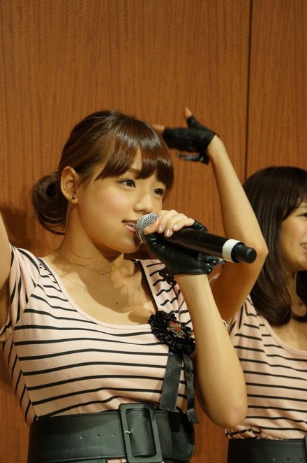 篠崎愛(2012年9月イベント時撮影)
