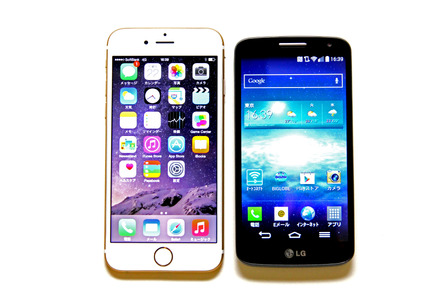 LG G2 mini for BIGLOBEとiPhone 6を横並びにしたところ