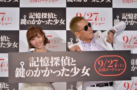 映画『記憶探偵と鍵のかかった少女』の公開直前イベントに出席した河西智美（左）とじゅんいちダビッドソン