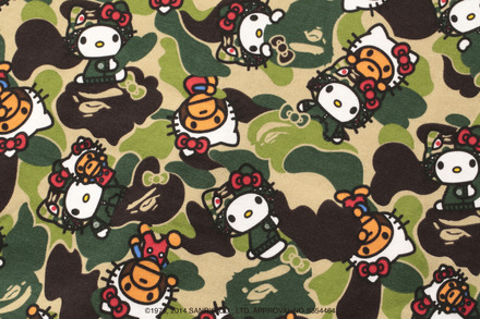 A BATHING APE（R) × HELLO KITTY