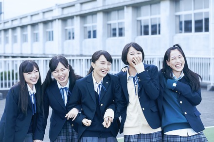 ももクロ主演映画『幕が上がる』公開1週で興収1億円突破!
