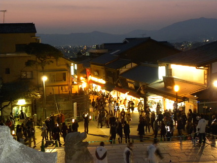 東山花灯路（2014年の様子）