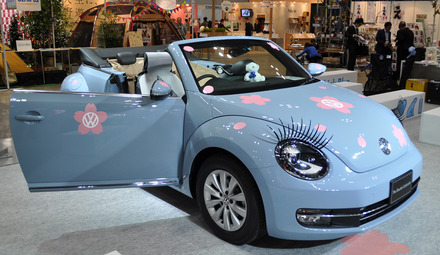 デコレーションされた「The Beetle Cabriolet」がお出迎え