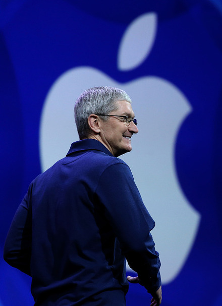 WWDC 15に登場したAppleのティム・クックCEO (C) Getty Images