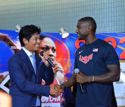 織田裕二とジャスティン・ガトリン選手【写真：竹内みちまろ】