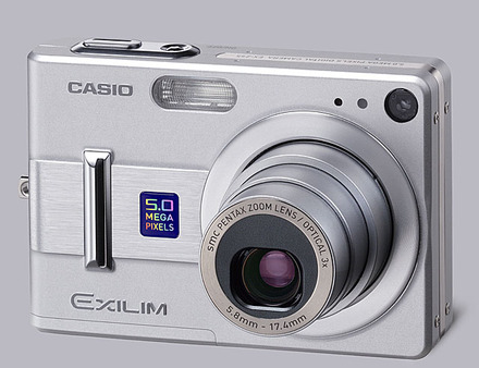 カシオ、2.5型液晶搭載の500万画素デジカメ「EXILIM ZOOM EX-Z55」
