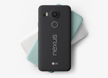 16GB/32GBをラインナップする「Nexus 5X」を10月20日に発売。ボディカラーはカーボン、クォーツ、アイスの3色