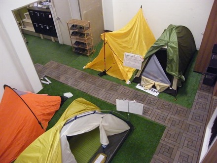 「東京ベースキャンプゲストハウス」の宿泊スペース