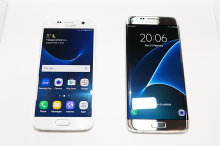 Galaxy S7（左）とGalaxy S7 edge（右）