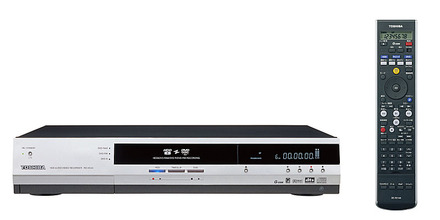 　東芝は、HDD＆DVDレコーダーの新製品として、Webと地上アナログ放送の両方から番組情報を取得できる電子番組表「DEPG（WEPGバージョン）」を搭載したスタンダードモデル「RD-XS34」を10月1日に発売する。