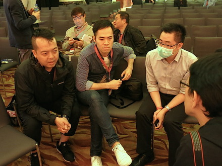 インタビューに答えてくれた香港メディアのみなさん（写真左から、ERIC FUNG氏、PANG SUNG KIT氏、DESMOND CHOW氏）