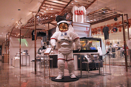 宇宙航空研究開発機構「JAXA」宇宙服のレプリカも展示