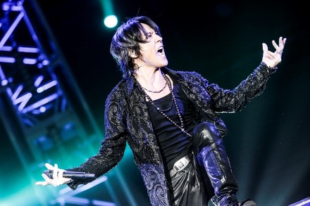 氷室京介　＜写真提供　WARNER MUSIC JAPAN＞