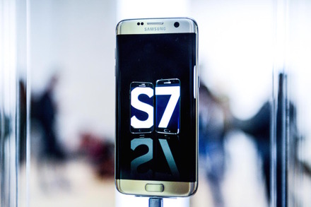 画像は、すでに発売されている最新モデルGalaxy S7 edge（C）Getty Images