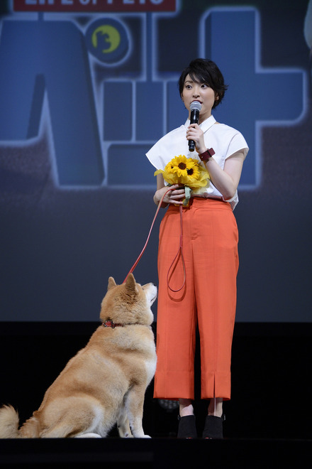 家入レオ、人気の柴犬まるちゃんを絶賛！PVで共演