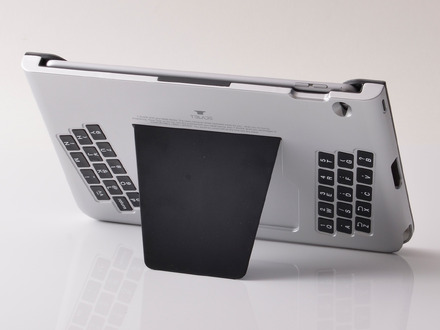 iPadでの背面入力を可能に!ユニークなキーボード「T-BLADE」が今秋登場