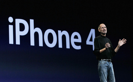 iPhone 4　（C）Getty Images