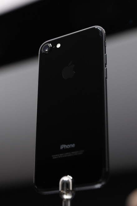 iPhone 7　（C）Getty Images